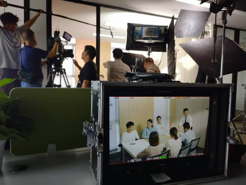 惠阳区TVC拍摄公司：科技产品视觉化大师，诠释未来感与功能美学